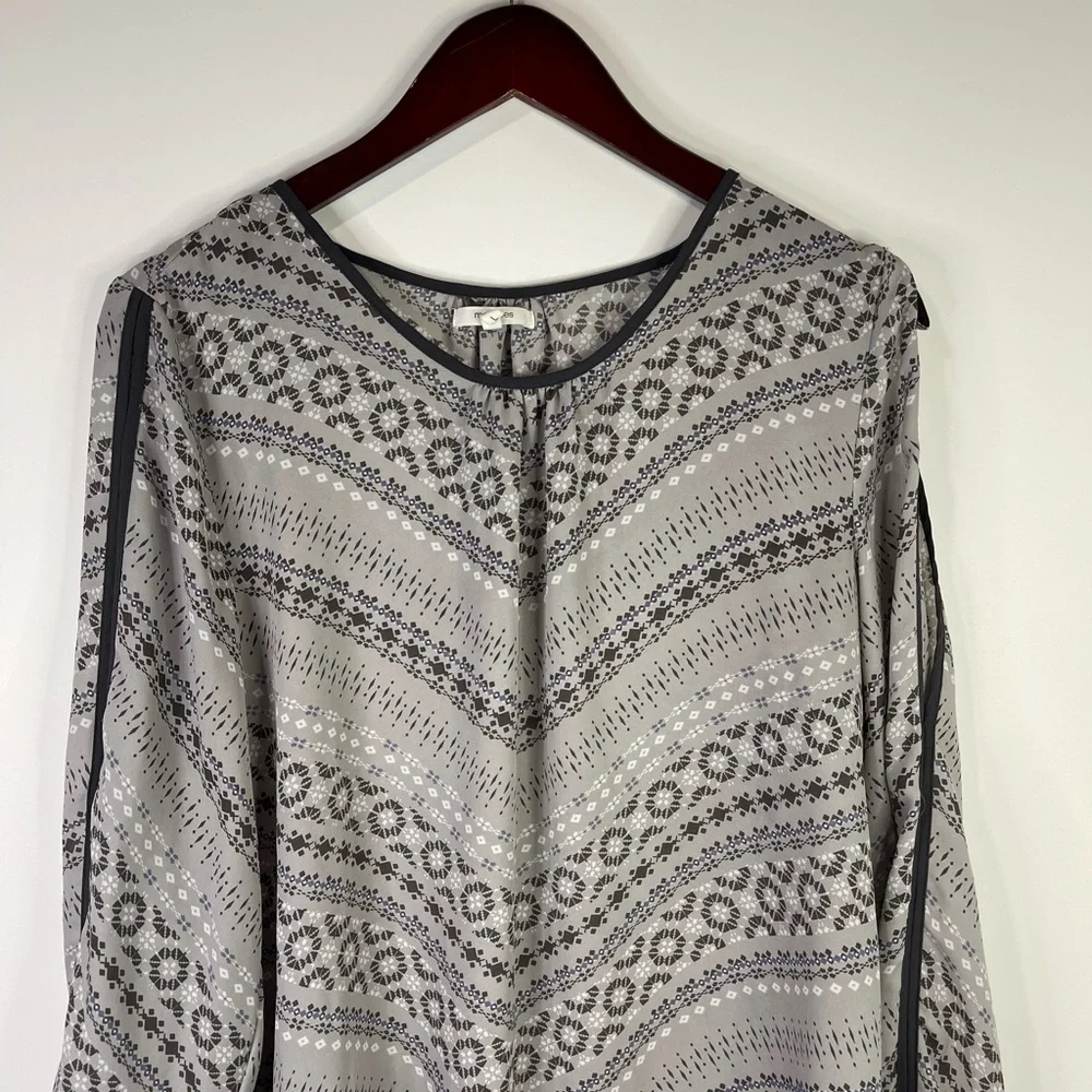 Maurices Light Gray Patterned Long Sleeve open shoulder Blouse - Picture 7 of 11